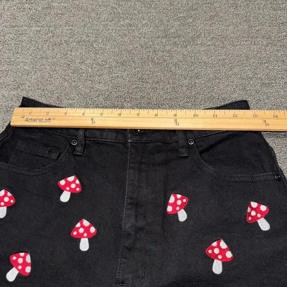 Hot Topic Mushroom Embroidered Black Denim Shorts High Waisted Cuffed Size 3